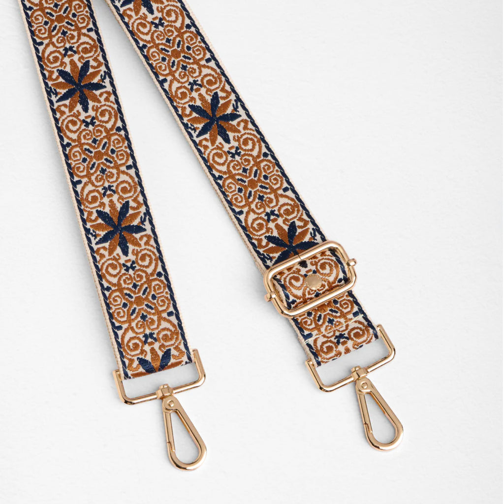 Maple Pom Pom Straps